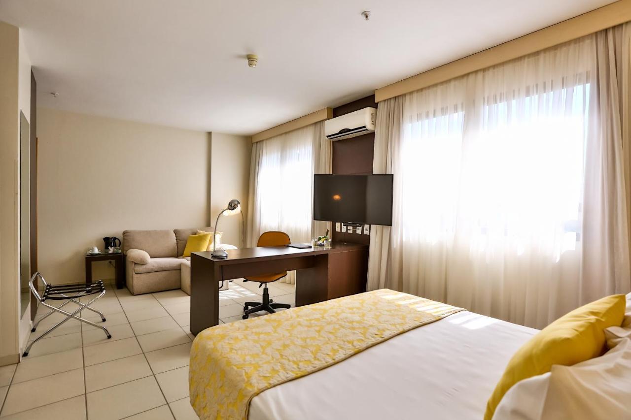 Comfort Hotel Goiânia Buitenkant foto