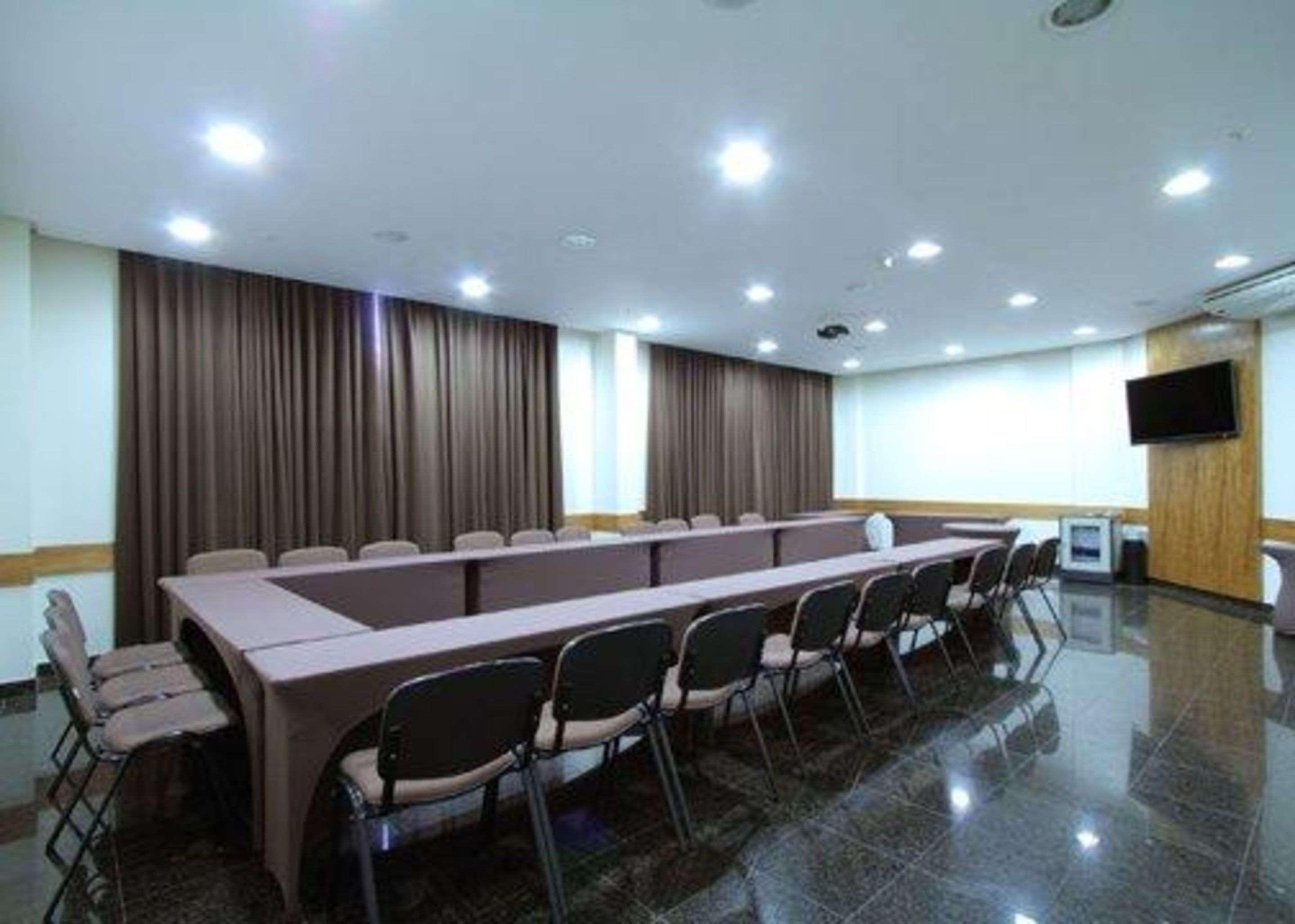 Comfort Hotel Goiânia Buitenkant foto